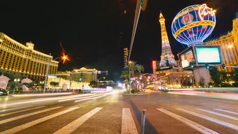 Night-on-Las-Vegas-Strip,-Nevada-USA