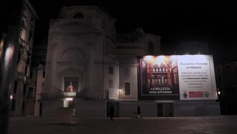 Illuminated-facade-of-the-Chiesa-di-San-Geremia-on-the-Campo-San-Geremia,-Night-view
