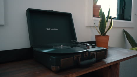 A-record-spins-continuously-on-a-turntable