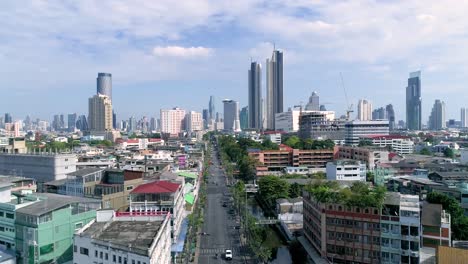 Skyline-Von-Bangkok-Aus-Der-Luft,-Helikopterflug-In-Die-Stadt