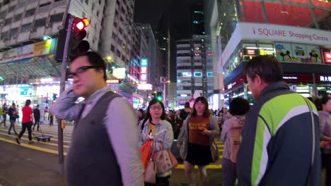 Hong-Kong-China,-Alrededor:-Timelapse-Caminando-Por-El-área-De-Tsim-Sha-Tsui-En-La-Ciudad-De-Hong-Kong