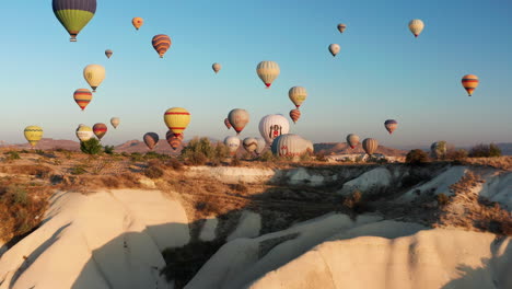 Goreme-Cappadocia,-early-morning-hot-air-balloon-flights