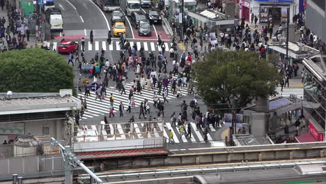 Pedestrians-walk-the-crossing-in-Shibuya