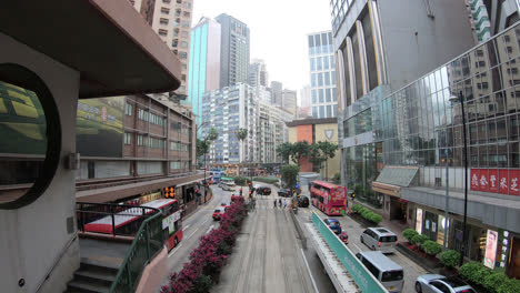Hong-Kong-China,-Alrededor-De:-Gente-Caminando-O-Moviéndose-Por-El-área-De-La-Bahía-De-La-Calzada-En-La-Ciudad-De-Hong-Kong