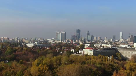 Warschau-Bekämpft-Den-Smog-Mit-Verkehrsbeschränkungen,-Parkgebühren-Und-Dem-Verbot-Von-Kohleheizungen