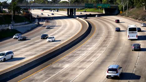 Autos-Fahren-In-Zeitlupe-Auf-Der-Autobahn-Von-San-Diego