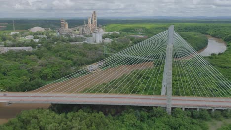 El-Puente-Mauricio-Báez-Es-Un-Puente-Atirantado-Cerca-De-San-Pedro-De-Macorís,-Ubicado-En-El-Este-De-La-República-Dominicana