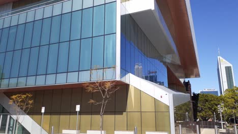 Perth-new-museum,-Boola-Bardip,-tilt-up-exterior-shot