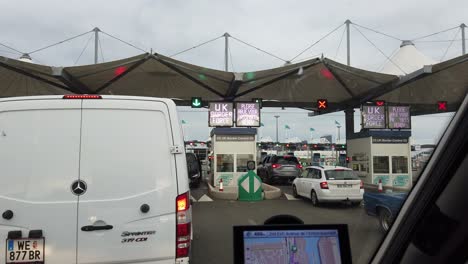 Vehicles-queuing-to-go-through-UK-border-check-in-France-to-board-cross-channel-ferry-in-Calais