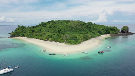 Luftaufnahme-Einer-Kleinen-Insel-Im-Indischen-Ozean-Vor-Madagaskar