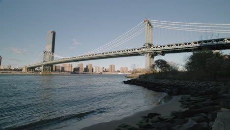 Die-Manhattan-Bridge-New-York-City-Zur-Goldenen-Stunde