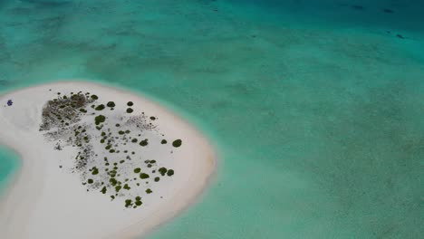 Glatte-Luftaufnahme-Der-Sandbänke-Der-Malediven