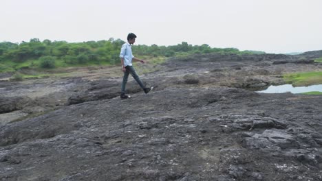 Erkundung-Von-Rasulpur-Auf-Beinen-In-Vadodara,-Gujarat