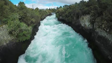 Huka-Fall-at-New-Zealand