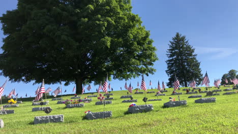 Memorial-graveyard-with-American-flags