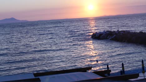 Sonnenuntergang-Am-Strand-Von-Sorrent,-Italien