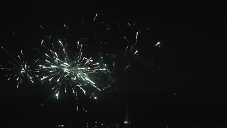 Feier-Mit-Feuerwerk-In-Der-Stadt-London