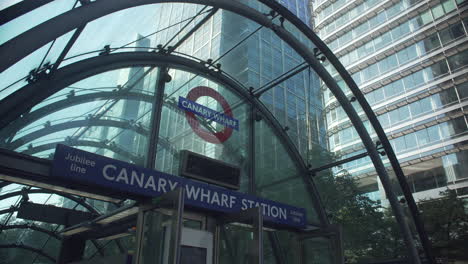 Pan-of-the-entrance-to-Canary-Wharf-Station-in-London,-England
