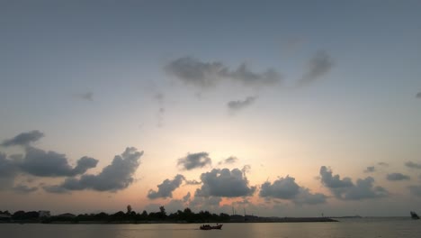 Timelapse-of-a-sunrise-in-the-fishing-bay-in-Asia,-Thailand