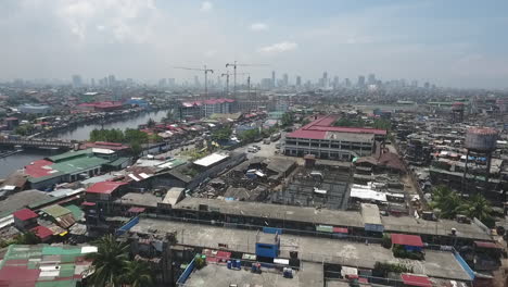 Luftaufnahme-Eines-überbevölkerten-Slumgebiets-In-Tondo-Manila,-Philippinen