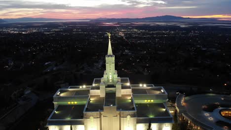 Drone-flies-over-LDS-Temple-at-sunset
