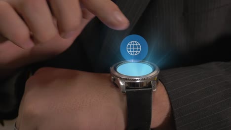 Ein-Mann-überprüft-Eine-App-Auf-Einer-Futuristischen-Hologrammprojektions-Smartwatch