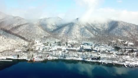 Luftaufnahme-Des-Shikotsu-Sees-In-Hokkaido,-Japan