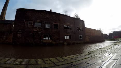 Eine-Alte,-Verlassene-Töpferfabrik-Und-Ein-Flaschenbrennofen-In-Longport,-Stoke-on-Trent,-Staffordshire