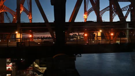 New-Yorker-Straßenbahnansicht-Der-Queensboro-Bridge-Bei-Nacht