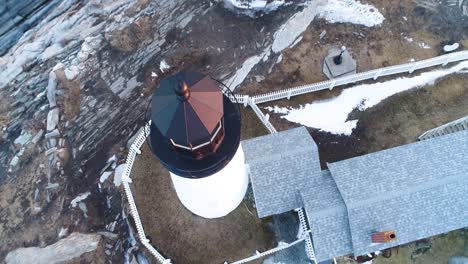 Luftaufnahme-Des-Grindel-Point-Light-Islesboro,-Maine,-USA