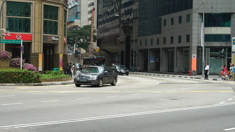 Singapur-–-Zeitrafferaufnahme-Einer-Straße-Im-Zeitraffer-Mit-Langsamem-Schwenk