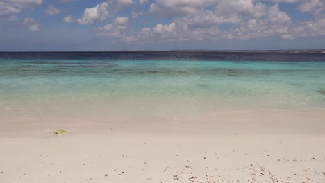 The-white-sand-of-Donkey-beach,-Bonaire