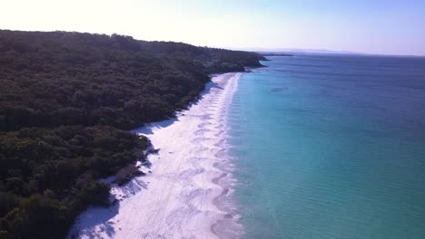 Pristine-tranquil-Australian-beaches-and-waves