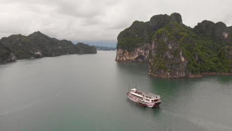 Closing-in-overview-clip-of-cruise-ships-in-Halong-Bay-Vietnam