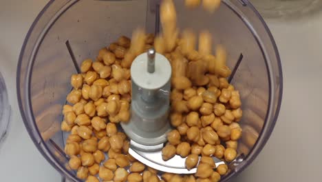 Puting-Chickpeas-in-the-mixer