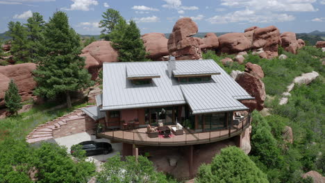 Aerial-view-gets-high-in-front-of-Mountain-Home