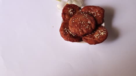 Diwali-sweet-and-salty-snacks---food-items-from-Maharashtra,-India