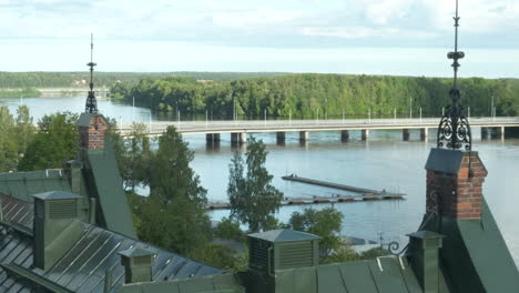 Puente-En-El-Centro-De-Umeå,-Suecia