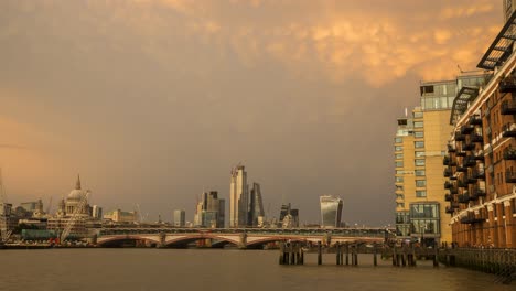Dramatic-Sunset-Cityscape-Time-Lapse-in-London