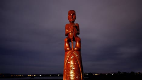 Time-lapse-of-a-Maori-Carving-at-night-with-zoom-in-effect