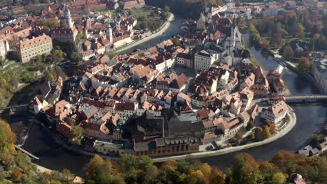 Drohnenschuss-Auf-Die-Wunderschöne-Stadt-Cesky-Krumlov.-UNESCO