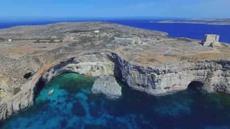 Isla-De-Comino-Desde-El-Aire-En-Malta