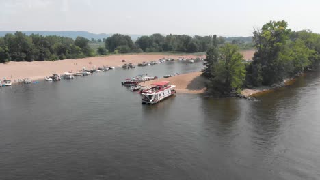 Partybucht-Am-Mississippi-River