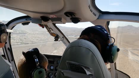 Flug-Mit-Einem-Hubschrauber-über-Henderson,-Nevada