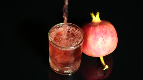 Pomegranate-juice-home-grown