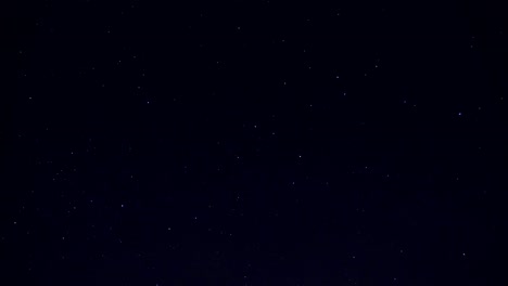 Nachtstern-Zeitraffer-Mit-Gelegentlich-Vorbeiziehenden-Wolken