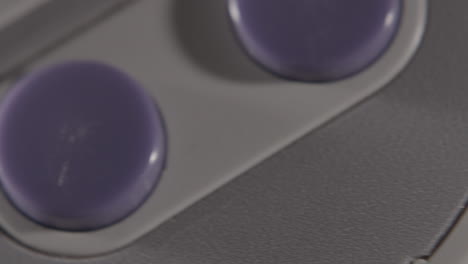 Botones-En-El-Control-De-Super-Nintendo-Vintage-Deslizarse-Hacia-La-Izquierda