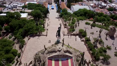 Beautiful-landscape-of-the-Monument-to-the-Heroes-of-Independence-and-the-town-of-Humahuaca