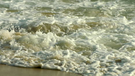 Slow-motion-footage-of-waves-splashing-into-shore