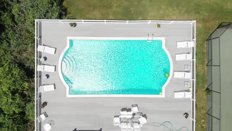 pool-in-the-Hamptons